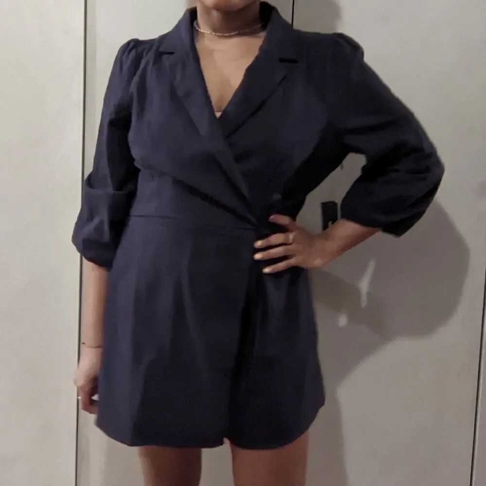 Lulu's navy blue romper